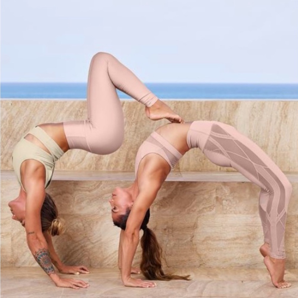 ALO Yoga Airlift Leggings